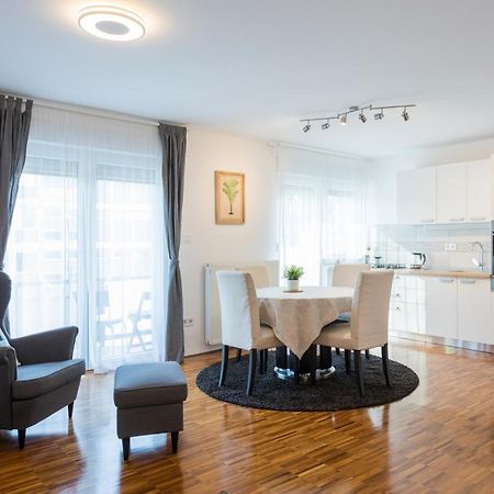 Spacious 2Bdr Apartment - Free Parking ซาเกร็บ ภายนอก รูปภาพ