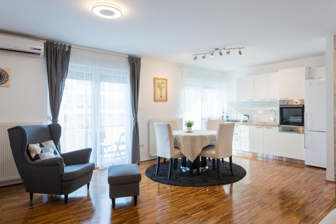 Spacious 2Bdr Apartment - Free Parking ซาเกร็บ ภายนอก รูปภาพ